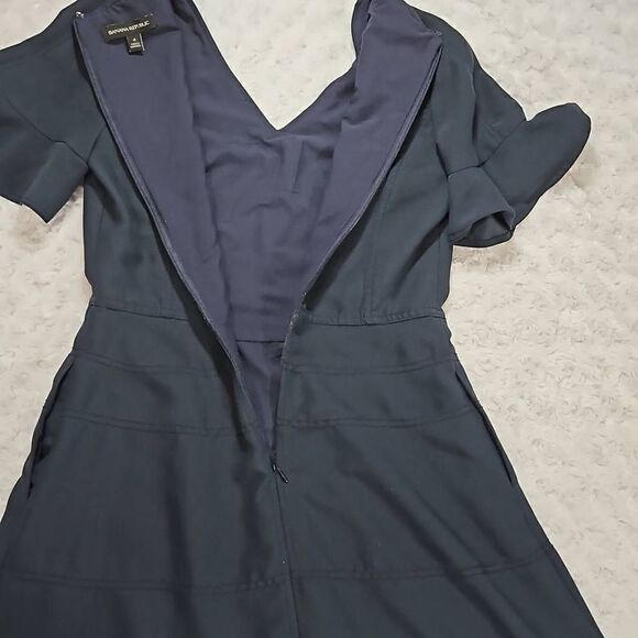 Banana Republic Flutter Sleeve Fit Flare Navy Dress With Pockets Size 4 - Picture 15 of 15